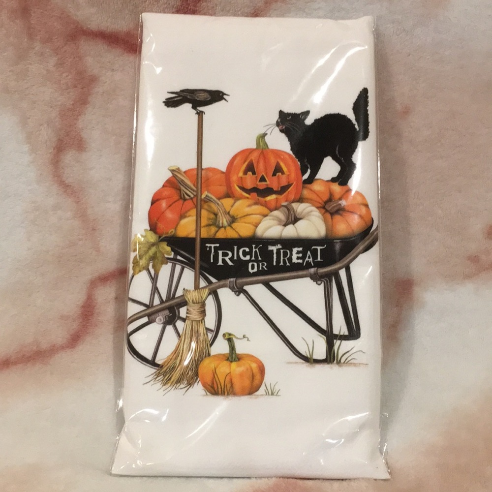 Trick or Treat Halloween Designer Kitchen Towel NWT mary lake thompson 30”x30”